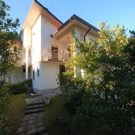Villa Spacious House With Garden *