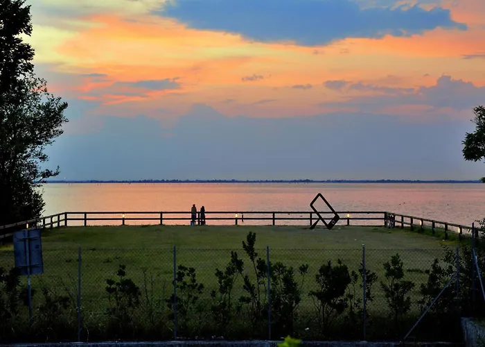 Spacious House With Garden Villa