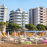 Spacious House With Garden Lignano Sabbiadoro