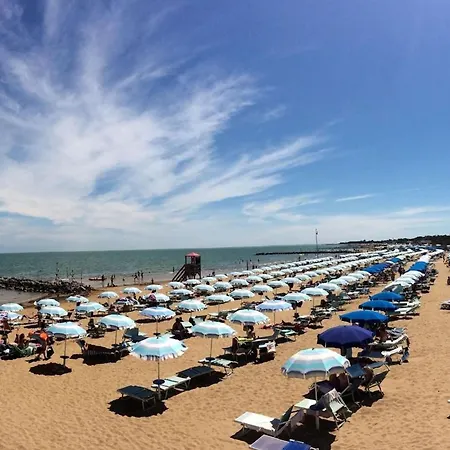 Spacious House With Garden Villa Lignano Sabbiadoro